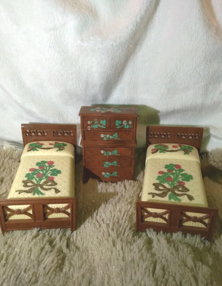 Vintage Renwal Bedset Stencil Bouquet Flower Twin Beds & Dresser Numbers B81 B85 - Image 2 of 4