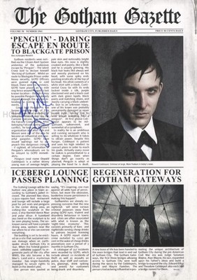 ROBIN LORD TAYLOR - Gotham - A3 Zeitung Hommage Cover ORIGINAL SIGNED AUTOGRAMM