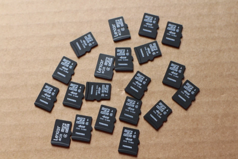 LOT 20 Micro SDHC Toshiba LEXAR Cards Carte Memoire 4GBx20 80GB Great Condition - Image 4 of 4