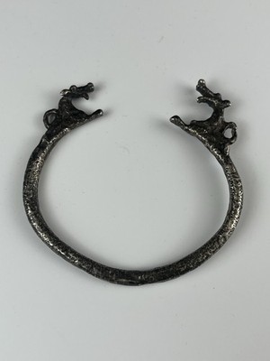 Metropolitan Museum of Art Solid Bronze Bracelet Luristan Style Animal Terminals