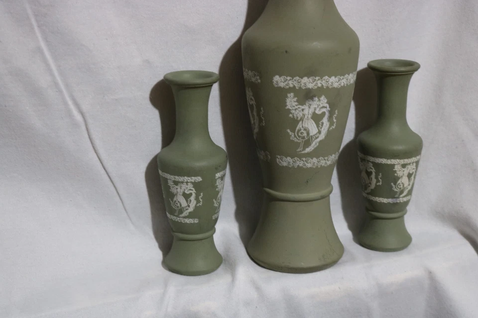 Jarrón vintage de vidrio esmerilado verde salvia jaspe de madera de cuña imitación Avon Foto 2 de 4