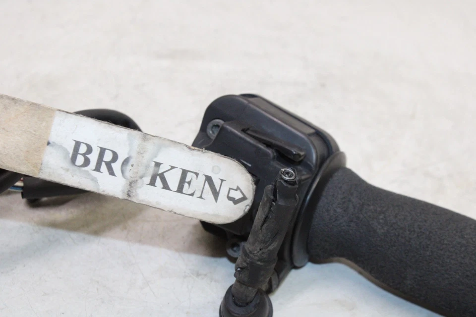 1999 MOTO GUZZI 1100 OEM CLIPE DIREITO NA ALÇA KILL OFF INTERRUPTORES DE PARTIDA - Imagem 4 de 4