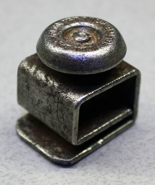 Vintage presto single hole punch small square metal spec mfg ill