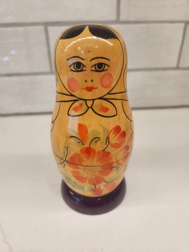 Vintage USSR Russian wooden nesting Doll 5 dolls set.