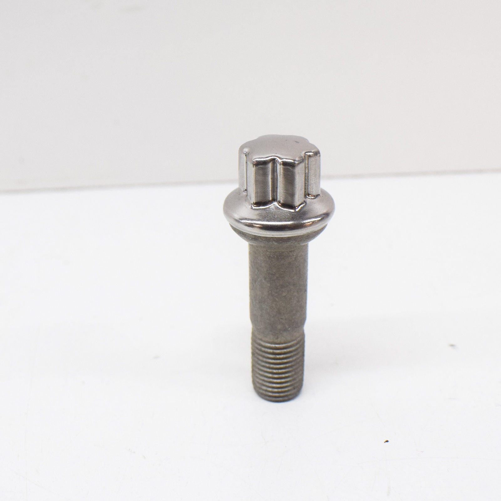 MERCEDES-BENZ ML W164 Wheel Lug Bolt A0009905407