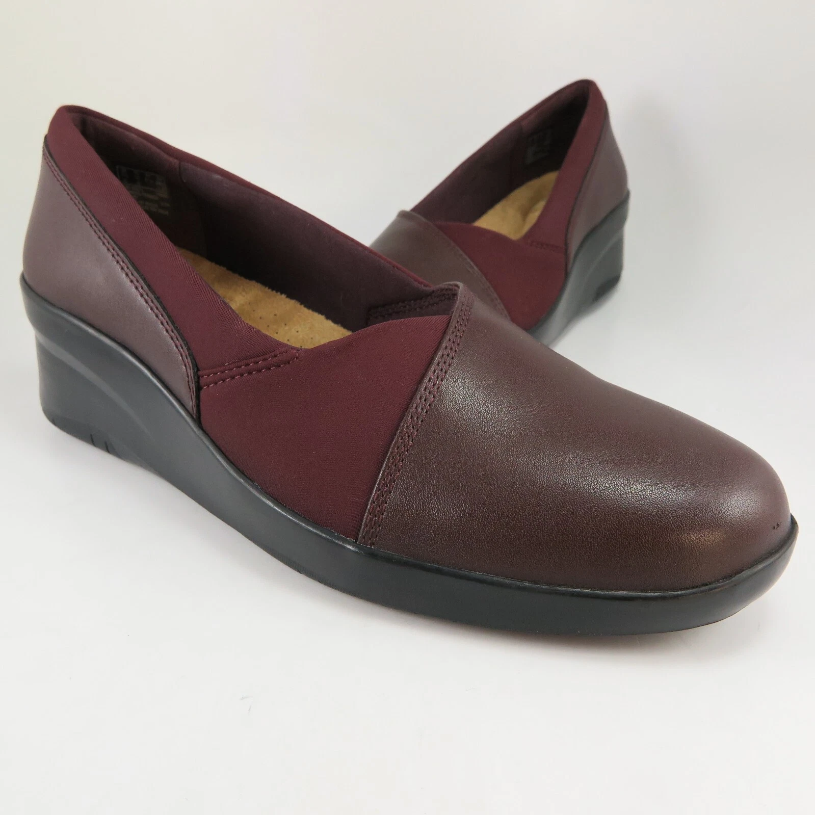 NUOVO ~ Mocassini Clarks Suttyn Walk da donna taglia 10N in pelle bordeaux tacco alto 2 5"
