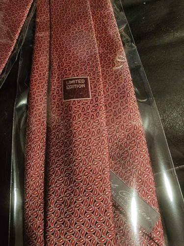 Cravate 100% Soie Cremieux Rouge Bleu Argent - Motif Cachemire, Fait Main Aux USA