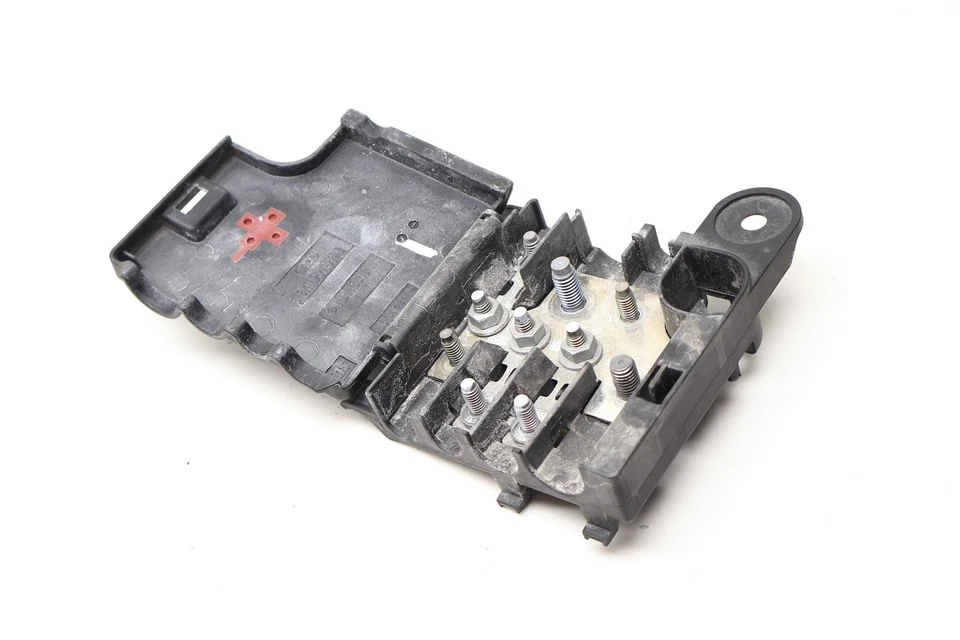 2013-2016 AUDI A4 ALLROAD - Battery Junction BOX 8K0937517B - Image 2 of 4