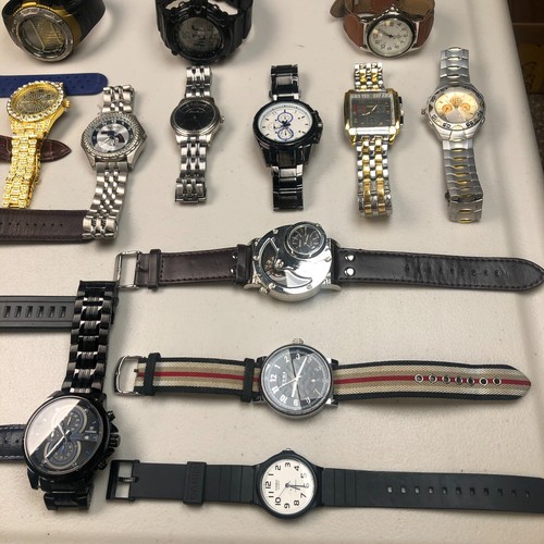 Approx 24 Assorted Mens Watches Untested Vintage New Parts Repair Good - Picture 5 of 10