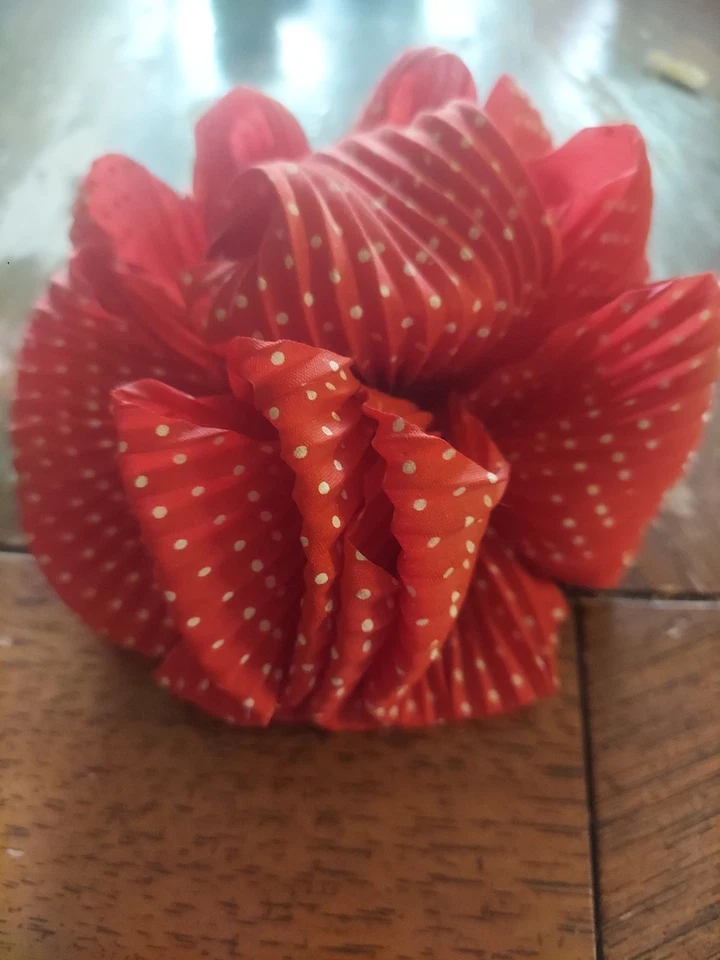 Red Bows , One Clip,one A Claw Hair Clips - Image 1 of 4