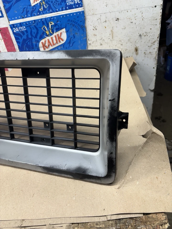 Camión GMC Squarebody 1973 1974 73 74 Suburban Jimmy K15 K25 K3500 parrilla 6270838 Foto 2 de 4