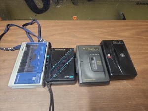Lot Of 4 Vintage Walkman Radio Cassette Players Untested GE Windsor MAGNAVOX 