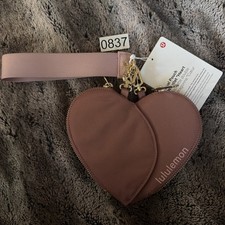 NWT LULULEMON DUAL POUCH WRISTLET Heart Spiced Chai Pink Haze Gold