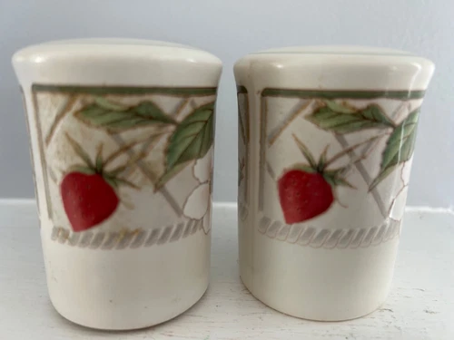 Mikasa Intaglio STRAWBERRY FAIR* 2 1/2" SALT & PEPPER SHAKERS *