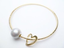 11-13MM CULTURED FRESHWATER GRAY PEARL YELLOW GOLD-PLATED HEART BANGLE 8-8.25