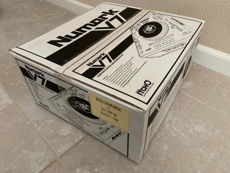 NUMARK V7 DJ Turntable