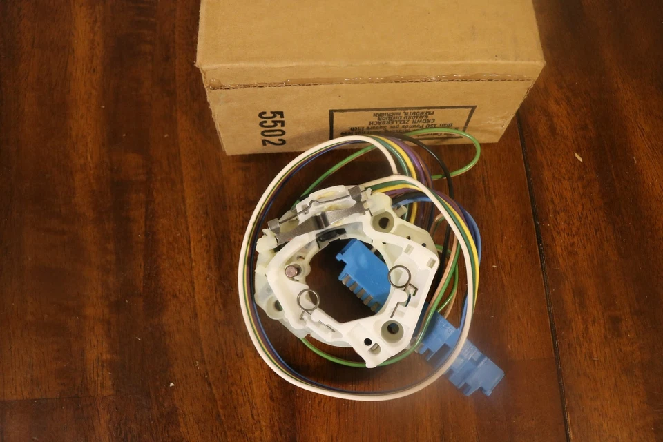 Interruptor intermitente jeep genuino Mopar P/N 56002011 1992-96 Dodge Viper 87-93  Foto 2 de 4