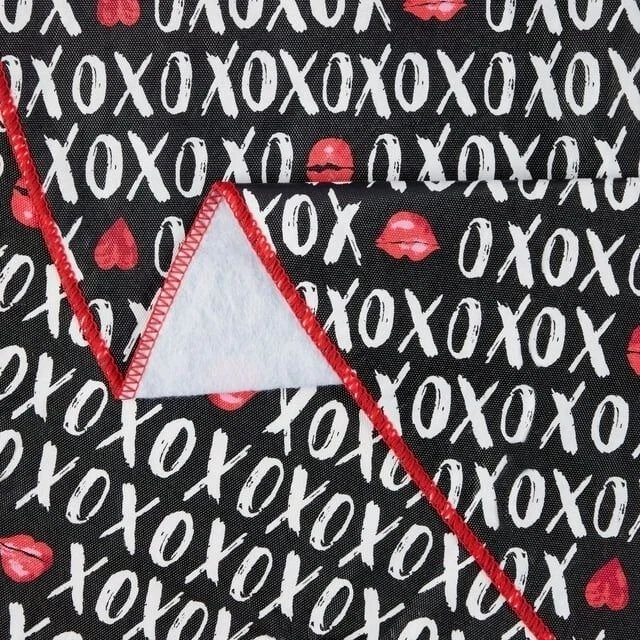 Way to Celebrate Valentine's Day XO Lips Hearts 60x102in PEVA Vinyl Tablecloth - Image 3 of 4