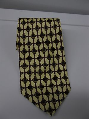 Paolo Gucci 100% Silk Red Gold Stirrup Pattern Neck Tie Made in Italy