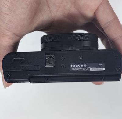 Sony Cyber-Shot DSC-RX100V RX100M5 Compact Digital Camera Flip