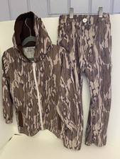 Boys Pajamas , 2 Piece Camouflage Set. Hoodie  Pants Age 6-7.