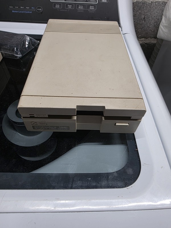 Commodore Model 1581 3.5" Floppy Disk Drive For Parts #2