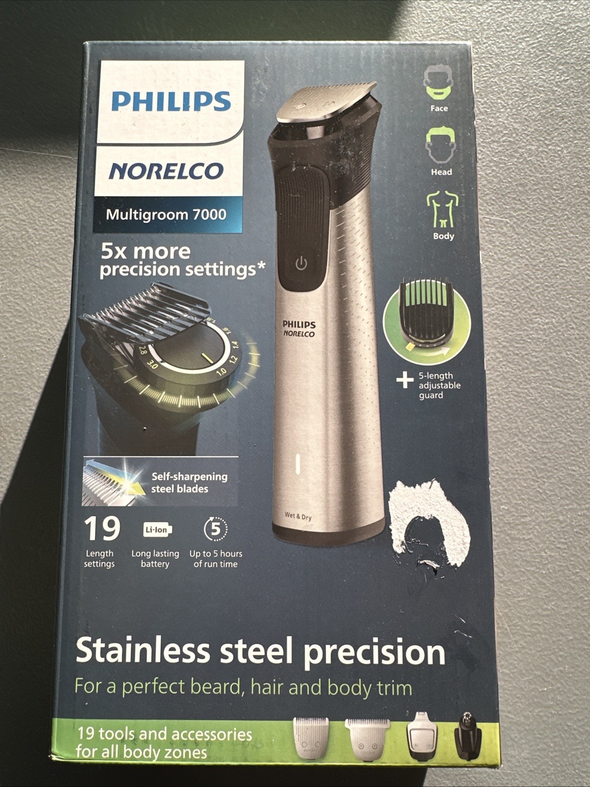 Philips Norelco Multigroom Series 7000 Mens Grooming Kit NEW