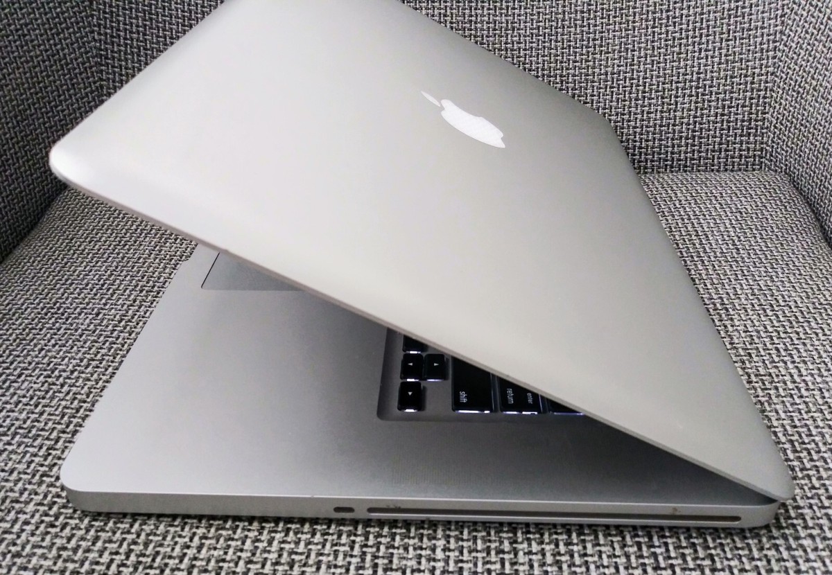 Apple MacBook Pro Core i7 2.4GHz 15