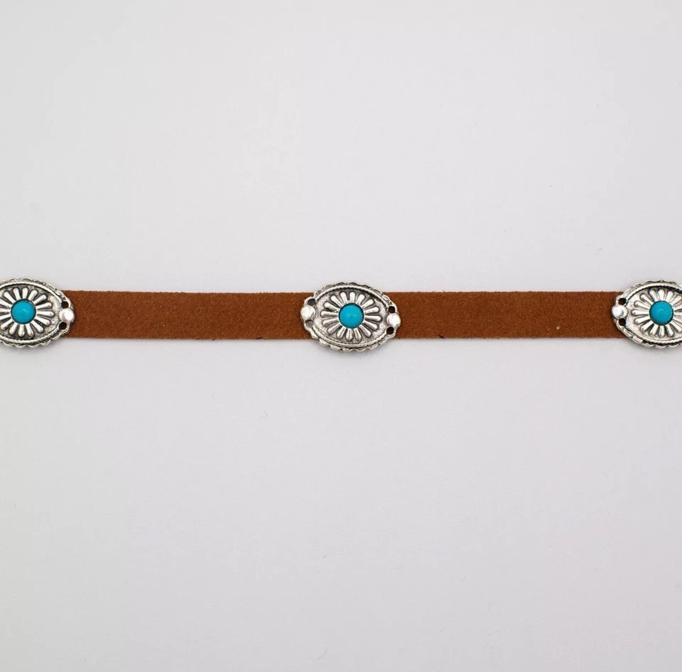 Collar Gargantilla Cuero Suave Marrón con Concho Plateado y Turquesa Foto 2 de 3