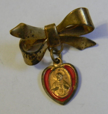 Religious gold tone red enamel heart shape Sacred Heart of Jesus medal ...