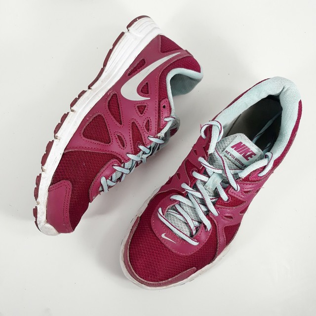 womens green athletic shoes