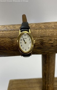 Timex Gold Tone Black Leather Band Ladies Watch 11.4g