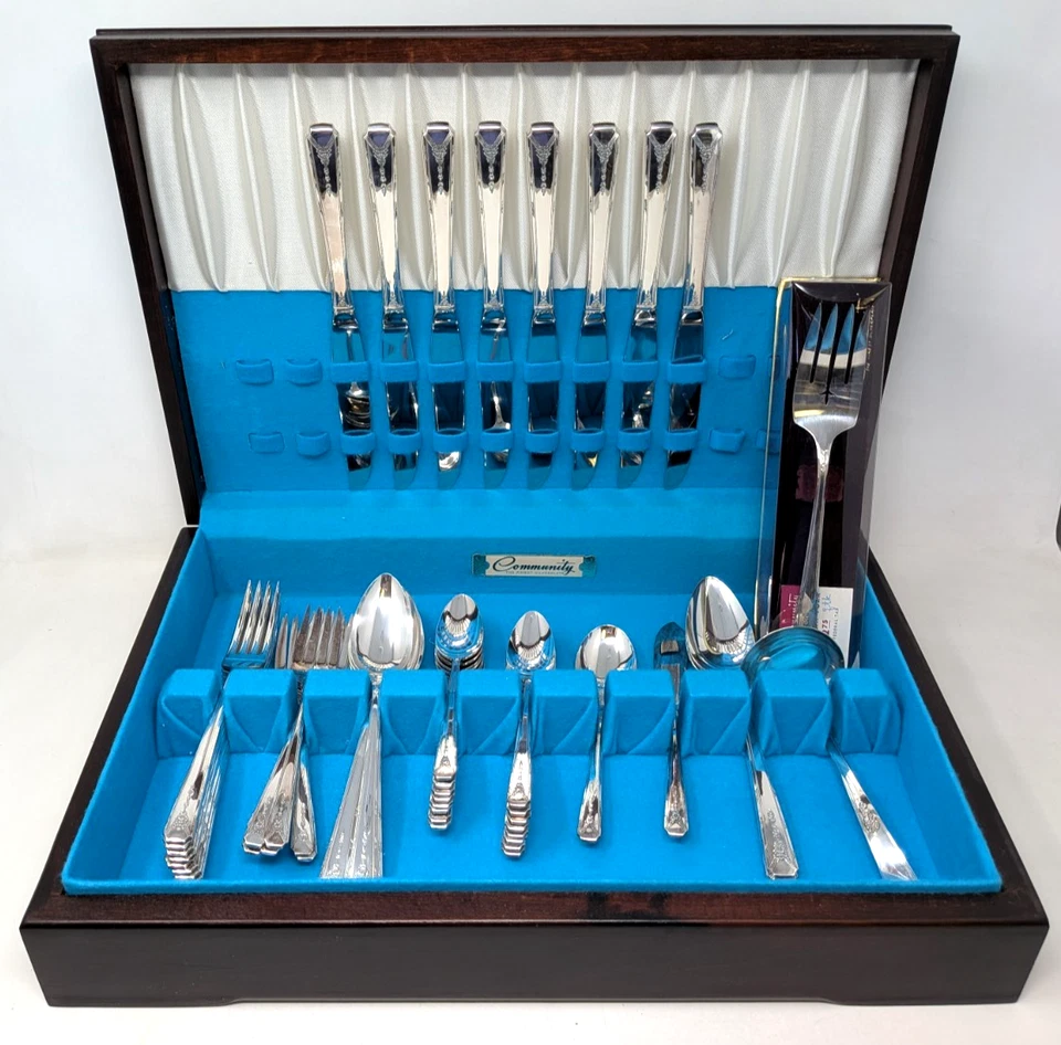 Vintage 1940 Oneida Community Silverplate Milady 54 Flatware Storage Chest Set - Image 2 of 4