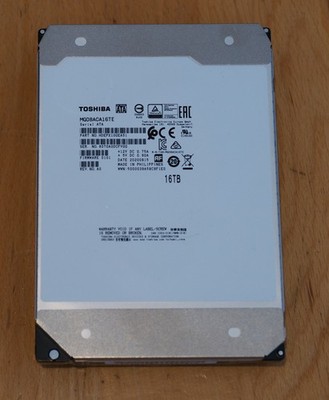 Toshiba MGA08 Series Enterprise Capacity 16TB SATA 6 3,5 Zoll Festplatte...