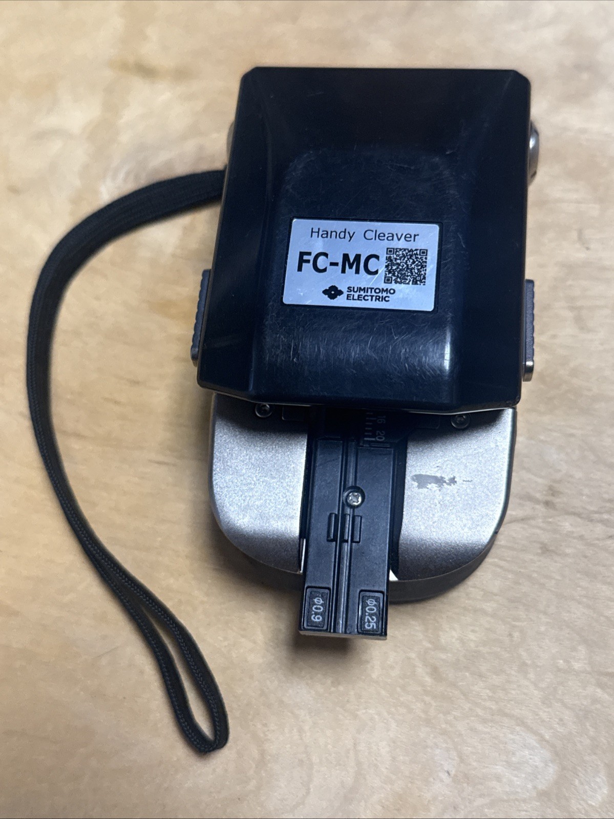 Sumitomo FC-MC Fiber Optic Cleaver - Auto-Rotating Blade (1 To 12 Fibers) Handy