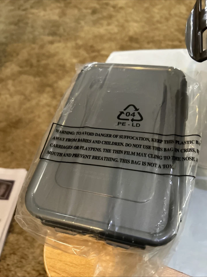 Set of 5 lock n lock containers large two med , 2 small-Brand New - Image 4 of 4