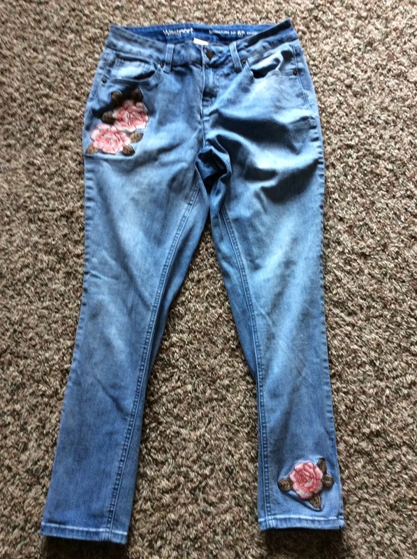 Westport Jeans Size 6P Skinny Embroidered VGUC