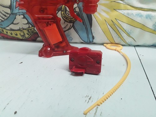 Beyblade Marksmen Grip V-Force 2002 Hasbro Translucent Red HH - Picture 5 of 7