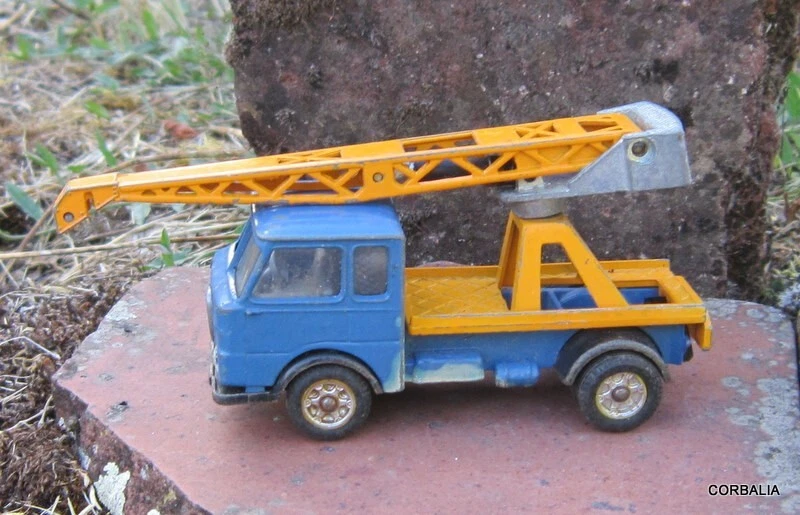 Penny Camion Lancia Esadelta 1/66 Avec Spianatore – 0/114 – Bleu – Occasion
