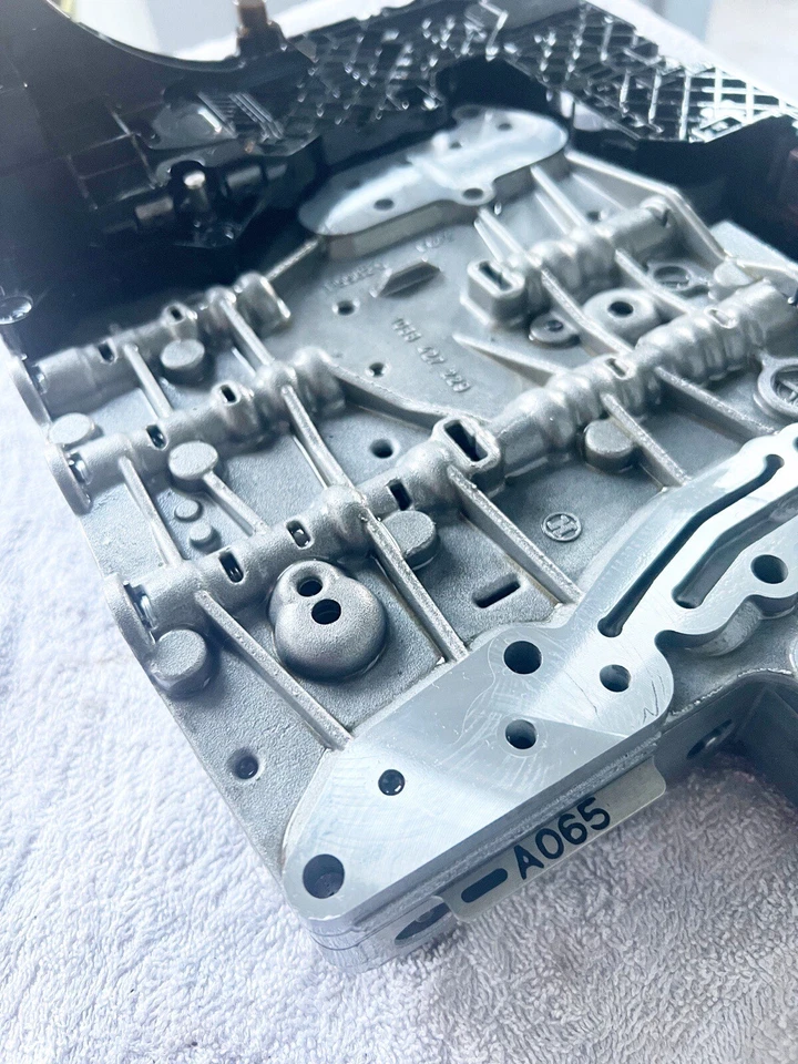 2008-2010 BMW 535i GA6HP21Z A/T TRANSMISSION VALVE BODY with MECHATRONIC - Image 4 of 4