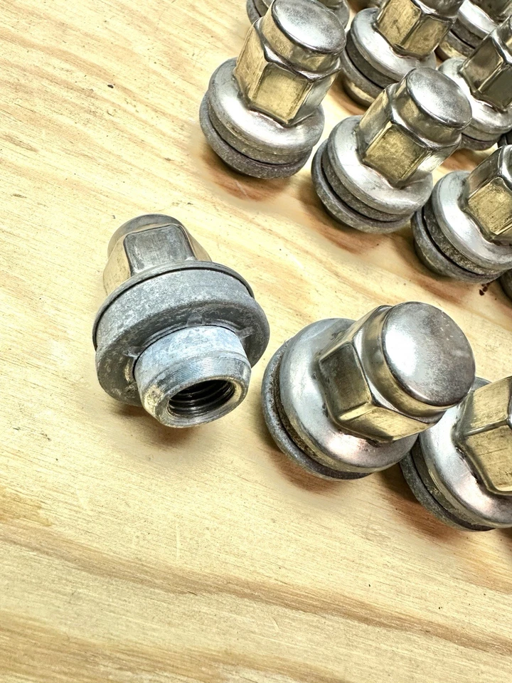 2016 2017 2018 JAGUAR XF WHEEL RIM LUG NUT SET  OEM Factory 20 W/ Locks  And Key - Image 3 of 4