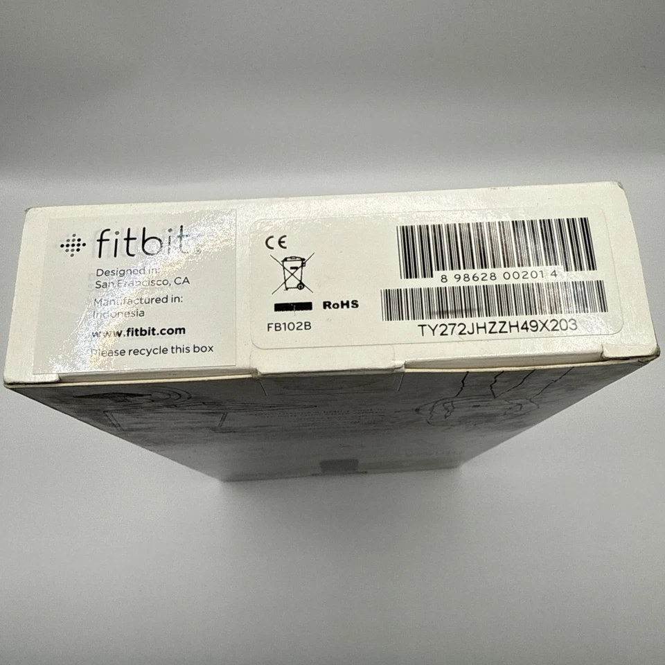  FitBit Ultra FB102B Wireless Activity & Sleep Tracker  NEW (opened box)  - Image 4 of 4