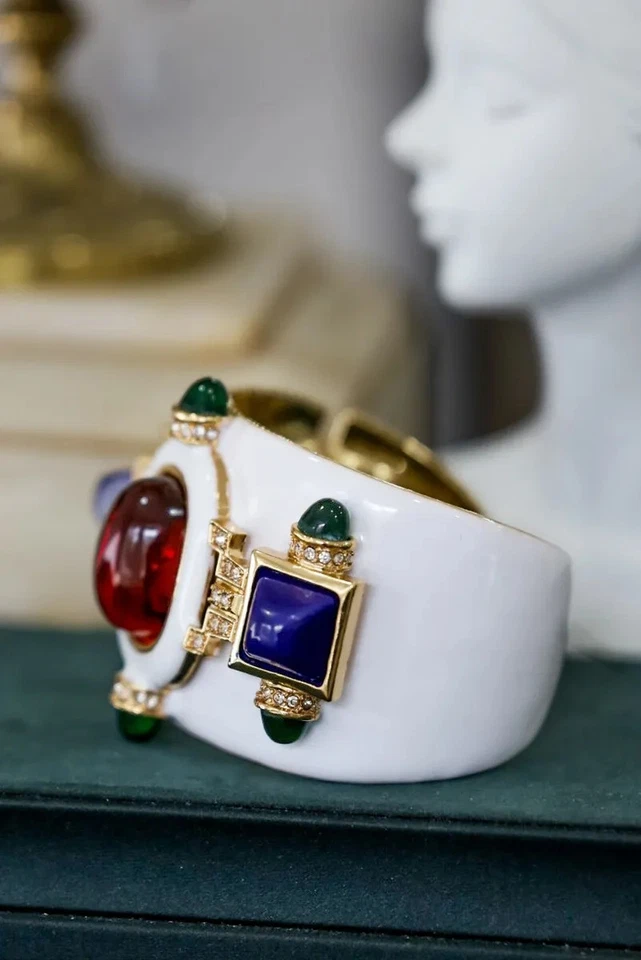 Brazalete Kenneth Jay Lane Chapado en Oro 18K Esmalte, Rubí y Lapislázuli Cabina Art Deco Foto 4 de 4