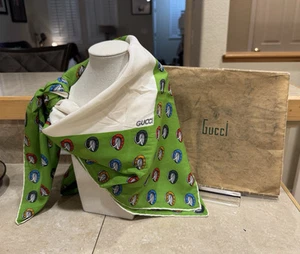 Foulard vintage en fer à cheval Gucci années 60 neuf avec emballage d'origine ! INCROYABLE !