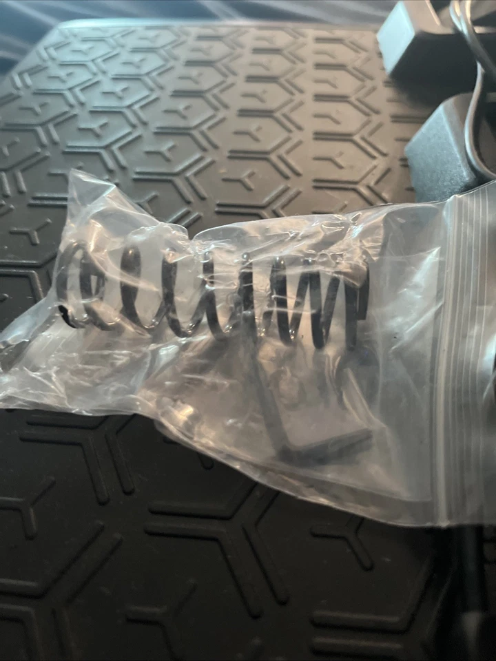 Pedales de carreras Thrustmaster T-3PM compatibles con PS5, PS4, Xbox Series X|S Foto 3 de 4