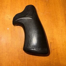 PACHMAYR Presentation Grips marked to fit  " DAN WESSON - LARGE " No Screw