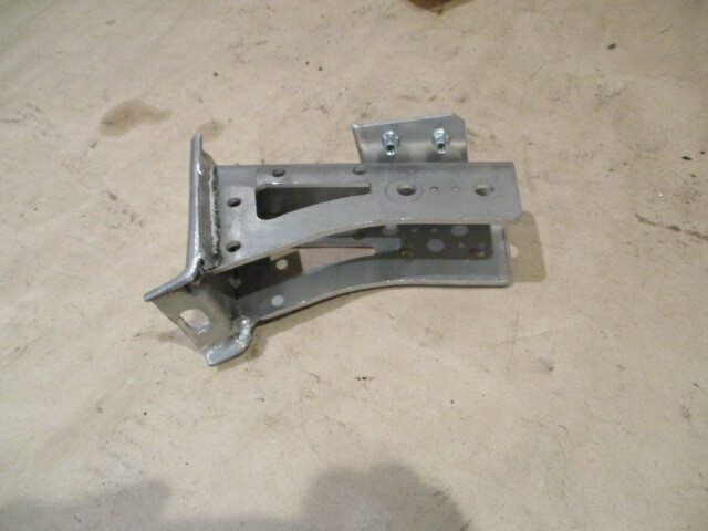 Ferrari 458 Italia - Bracket Fastening Dashboard Crossmember To Tunnel -82469600