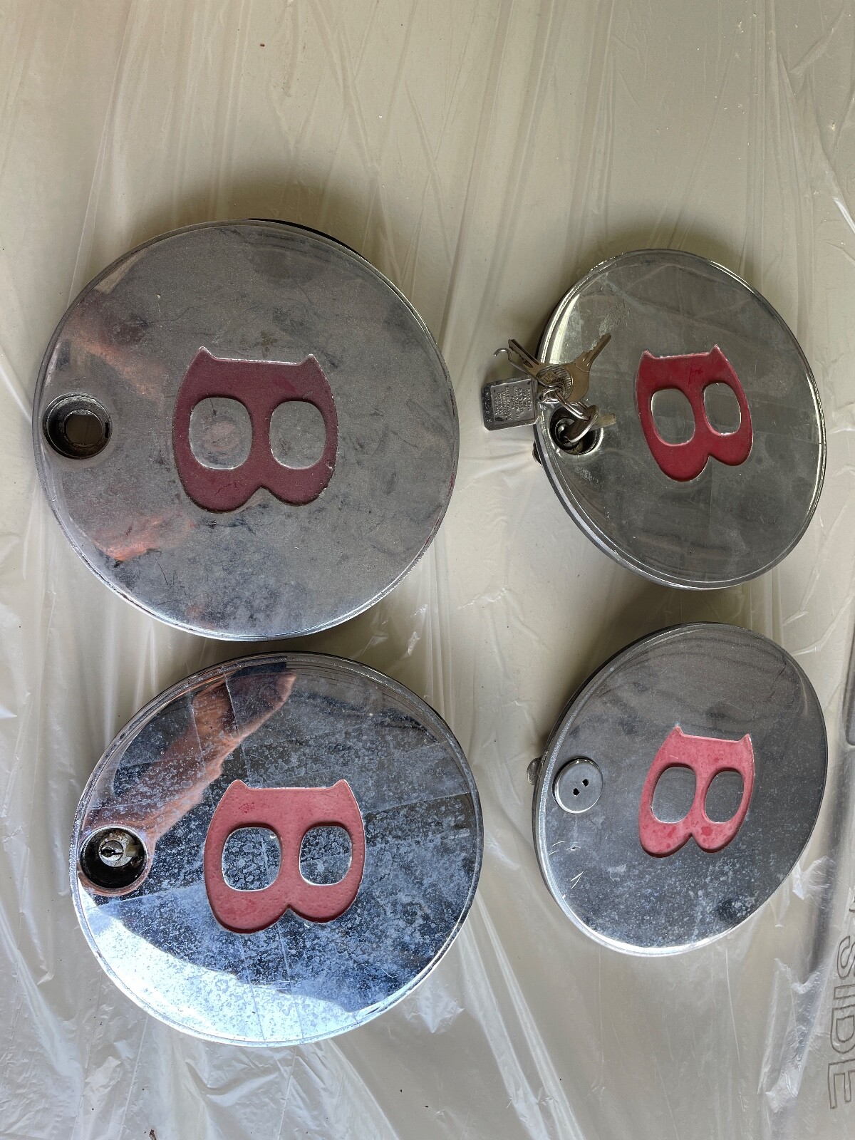 Bentley Azure, 8, Brookland, Rolls Royce Silver Spur hub cap lock & key UR27404