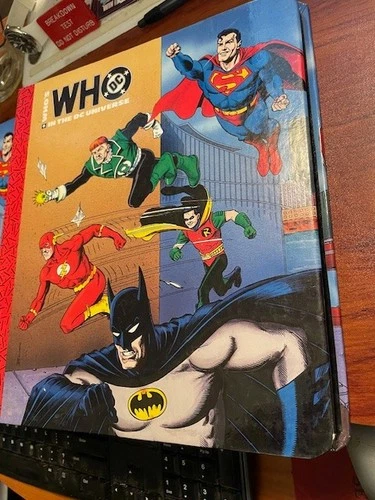 Vintage 1990 Who's Who In The DC Universe Comics Superman Batman Binder 183 pgs