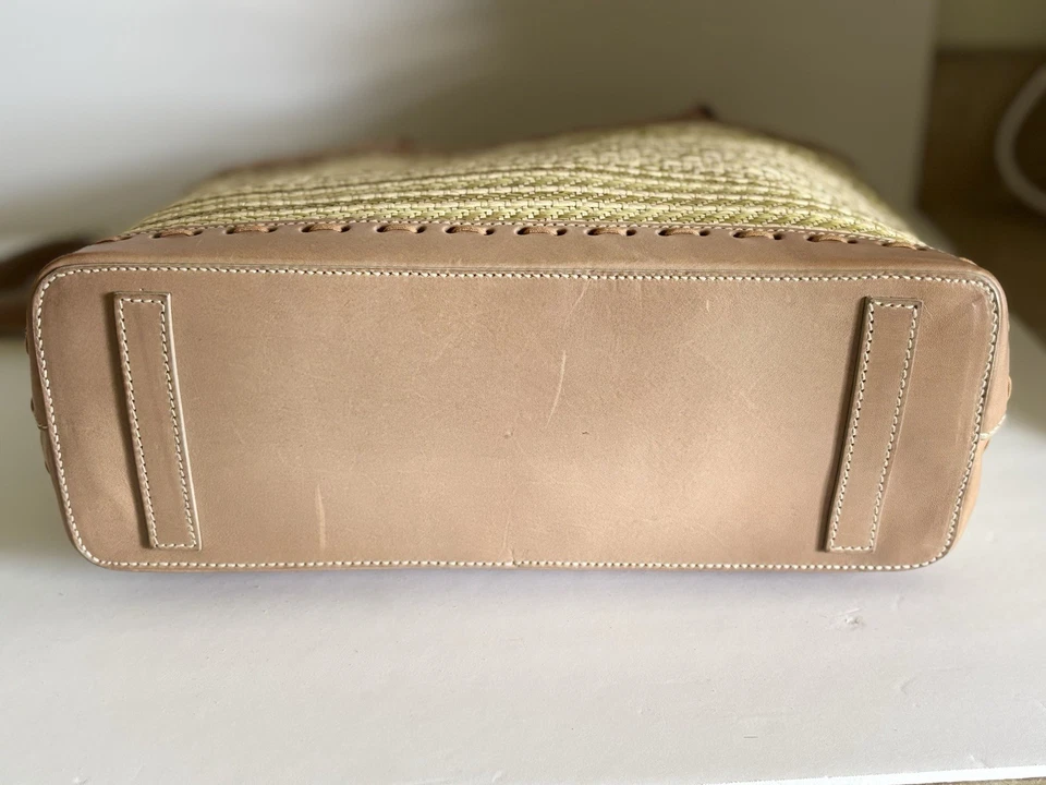 Jane August Green Beige Straw Leather Shoulder Bag Suede Lining Offers welcome - Image 3 of 4